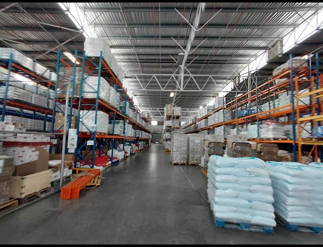 7,838M² WAREHOUSE TO LET IN CLAYVILLE